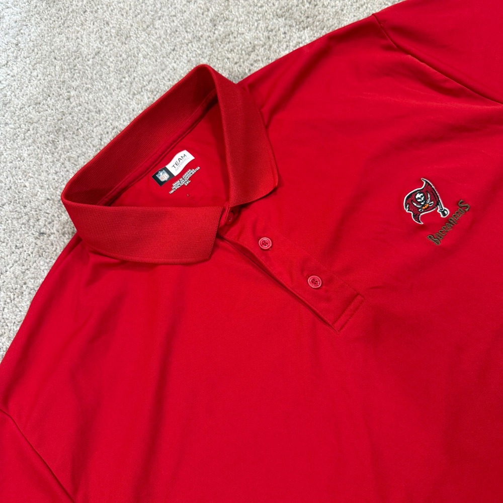 Tampa Bay Buccaneers Polo Mens 2XL Red Embroidered Football Shirt NFL Logo Golf